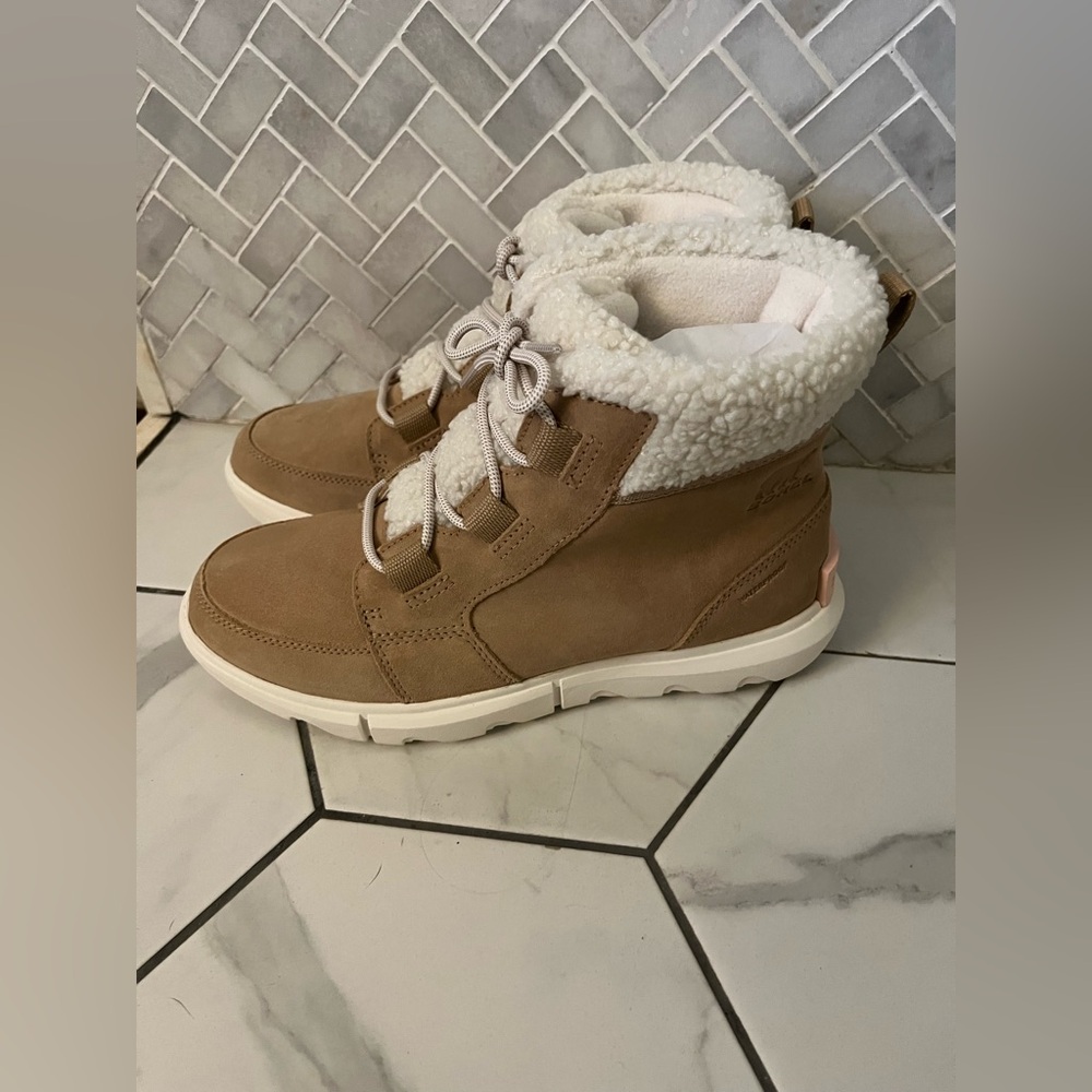 Sorel Tan & White Sherpa-Lined Women's Winter Boot